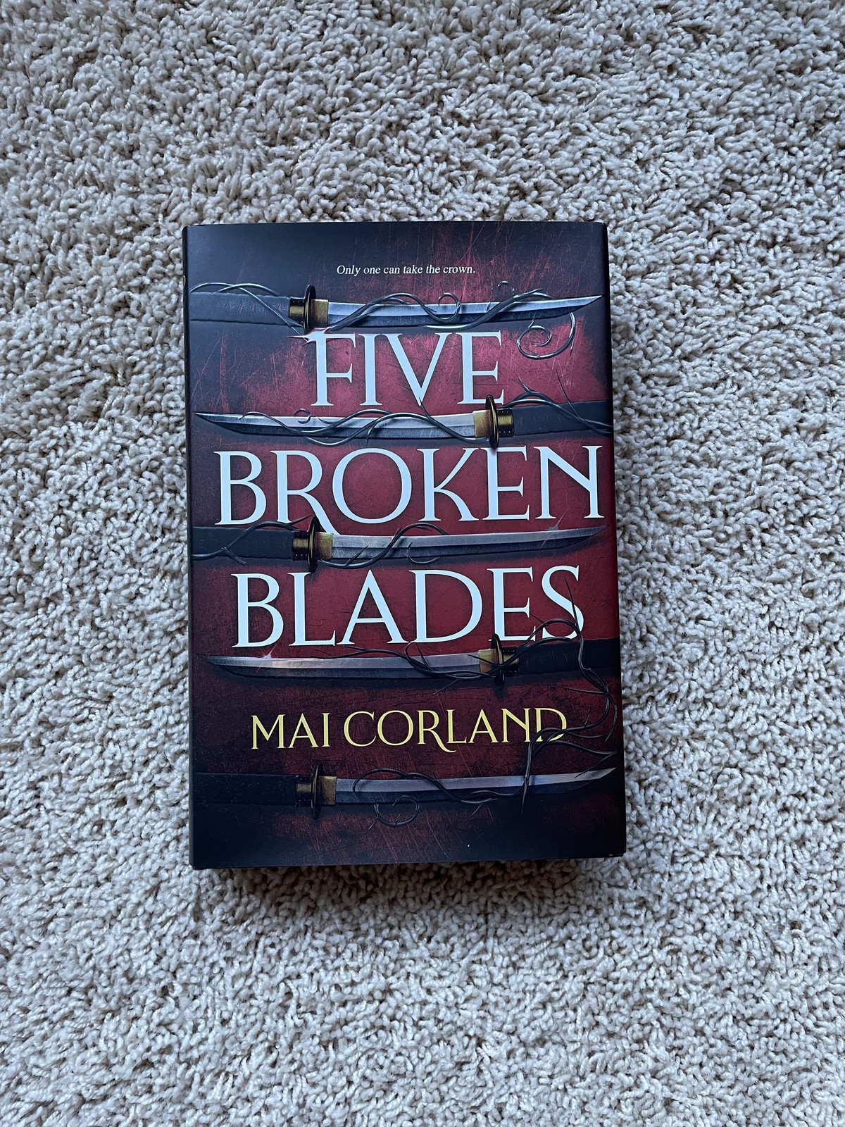 Five Broken Blades (Deluxe Limited Edition) (The Broken Blades, 1)