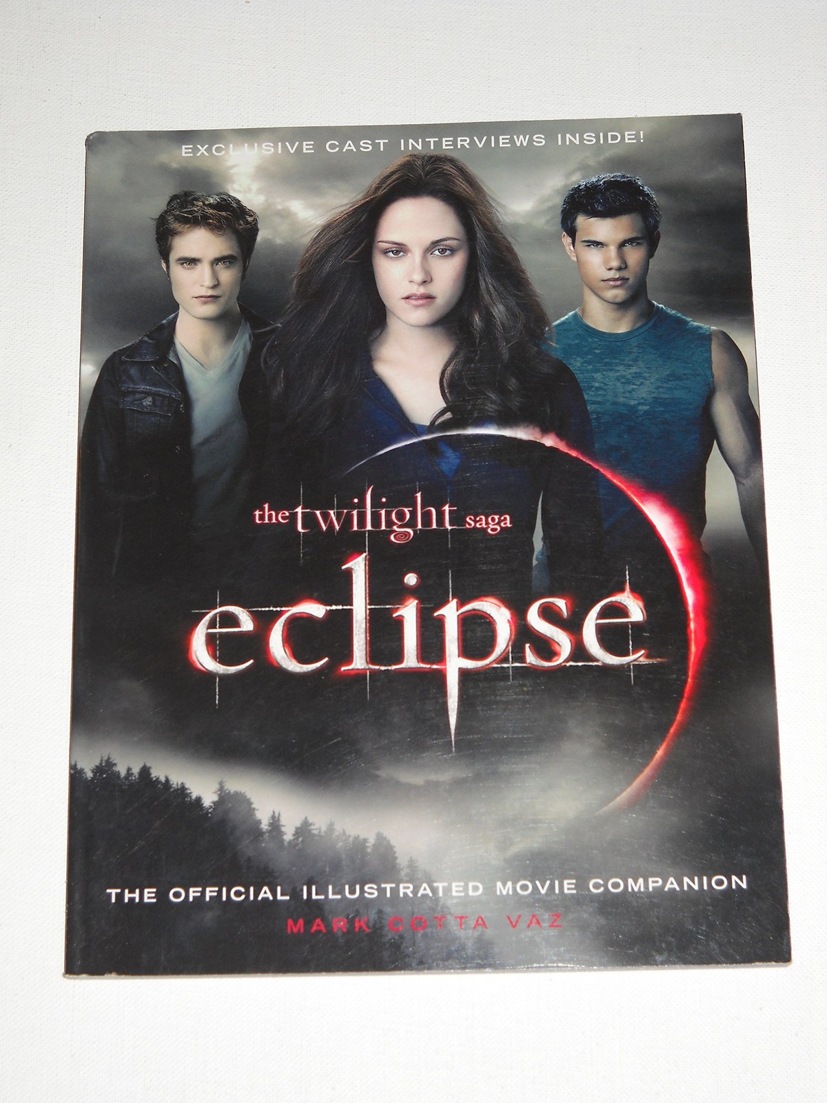 The Twilight Saga Eclipse: The Official Illustrated Movie Companion — paperb…