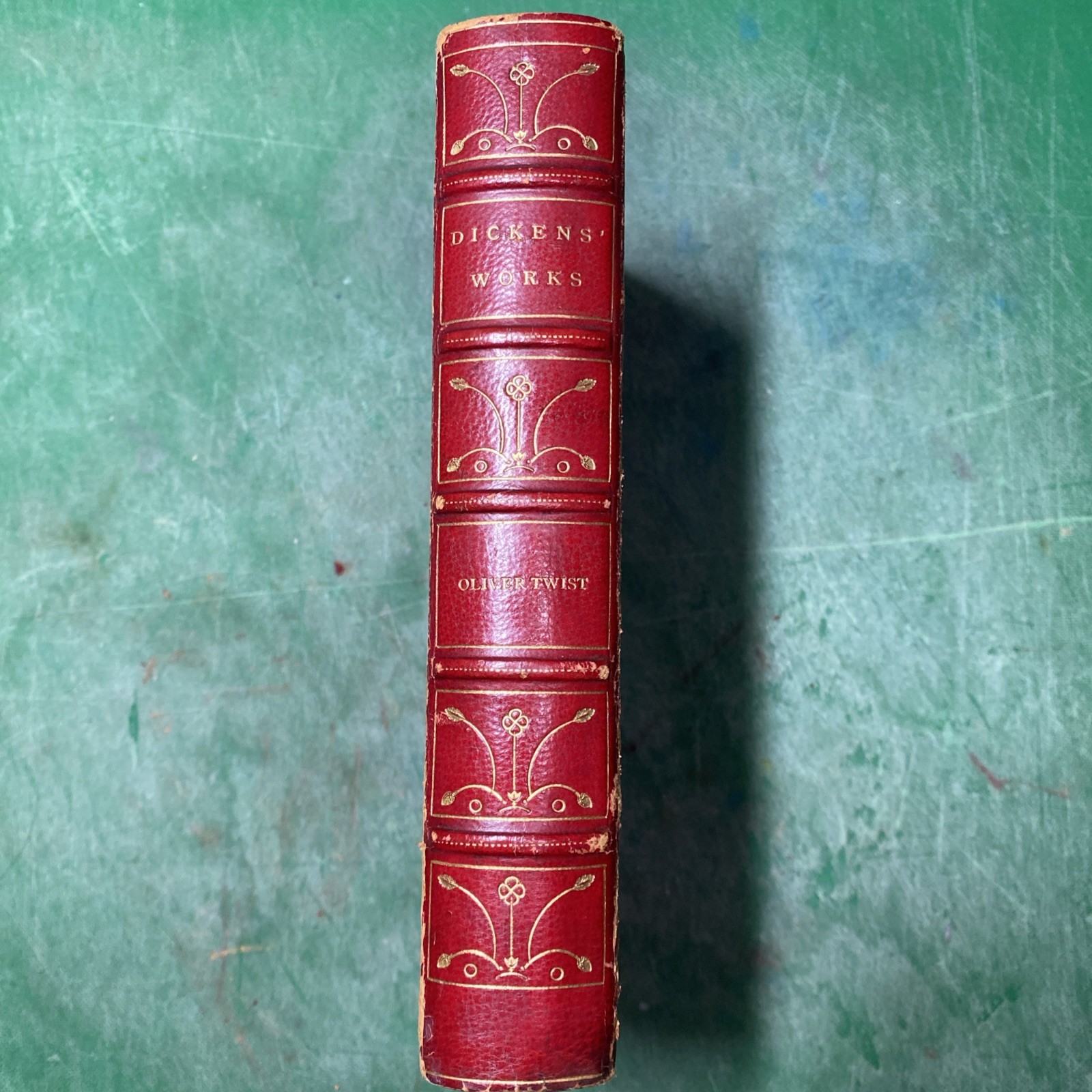 Oliver Twist — Dickens’ Works — [Leather Bound] — 1900 Charles Dickens — Rare