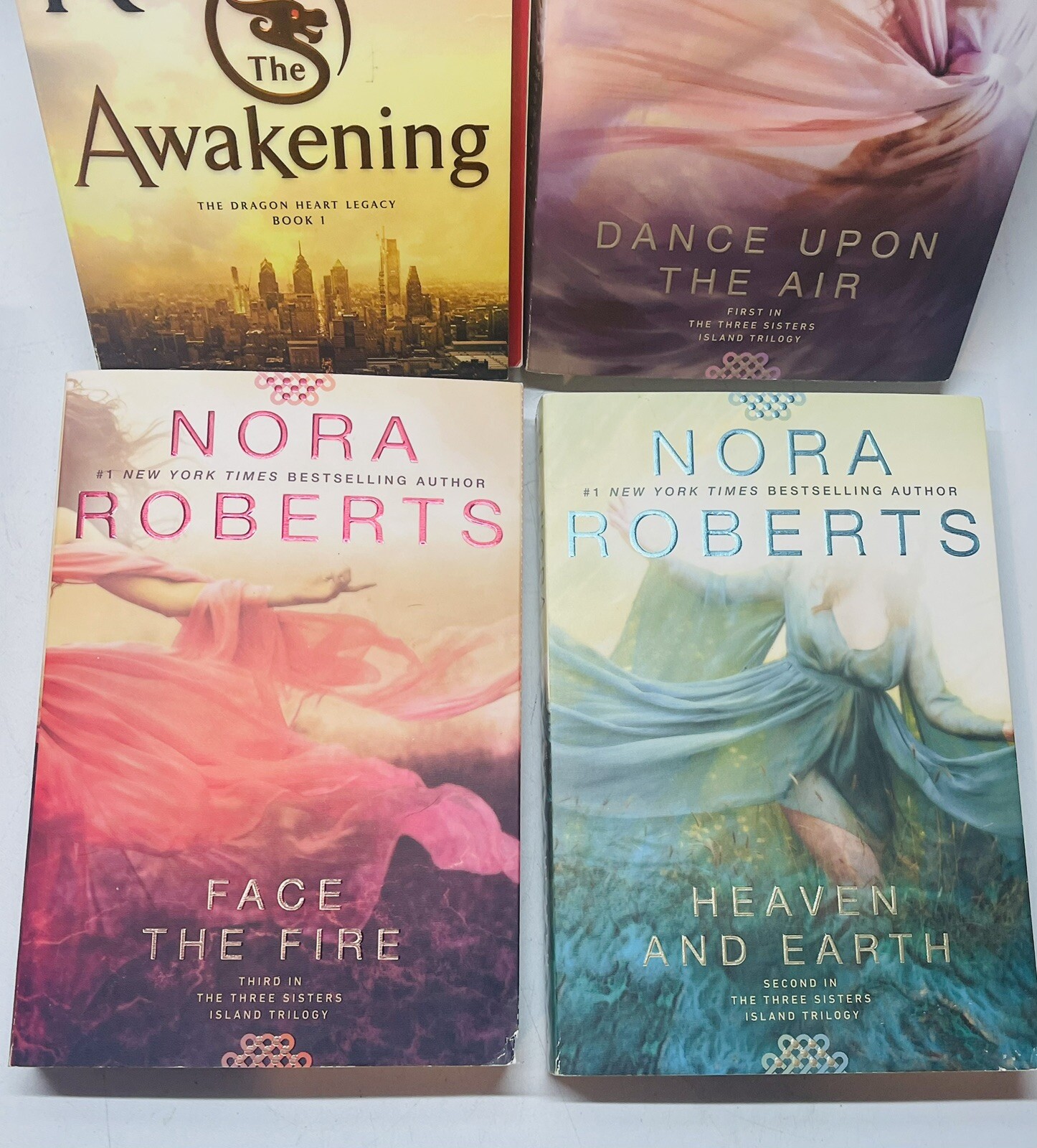 Nora Roberts Book Lot 5 Paperbacks Face The Fire , Heaven And Earth