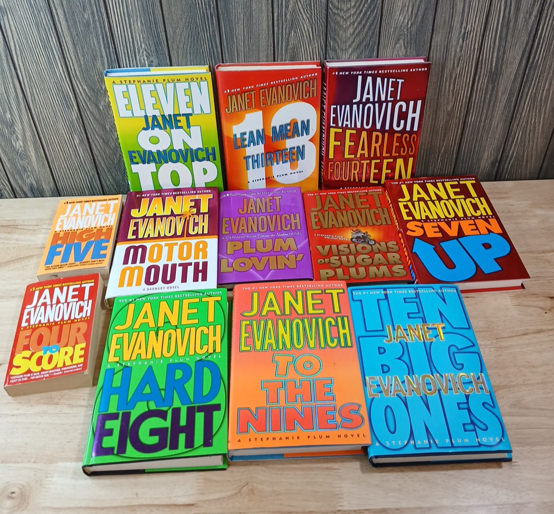 Janet Evanovich Books Lot of 12-Hardcover & Paperback Mixed *Pre-Owned*