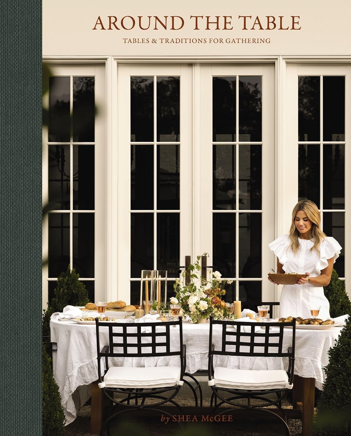 Around the Table : Tables and Traditions for Gathering by Shea McGee (2026,…