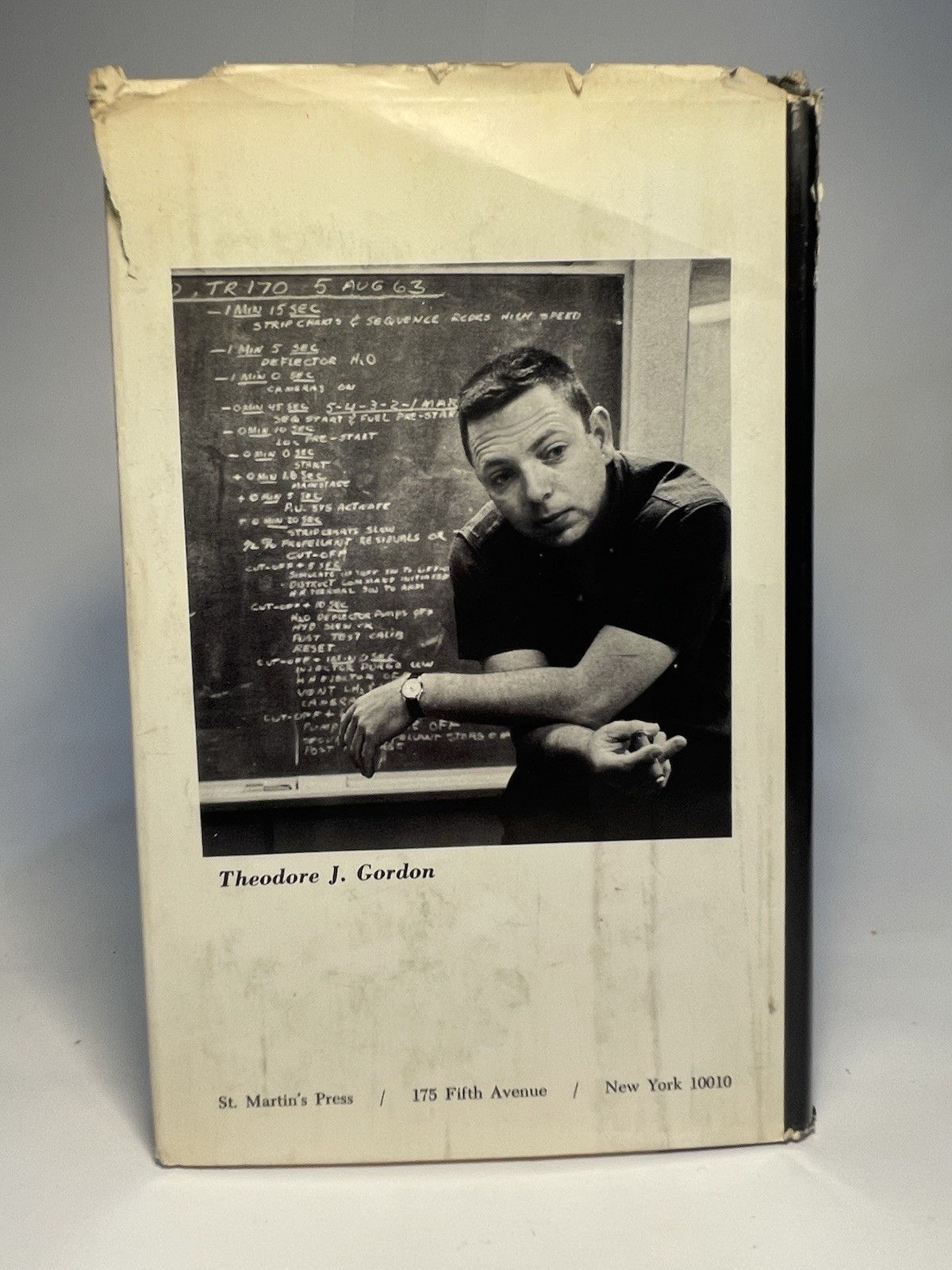 The Future by Theodore Gordon. 1965, St. Martin’s Press. Sociology, Technology