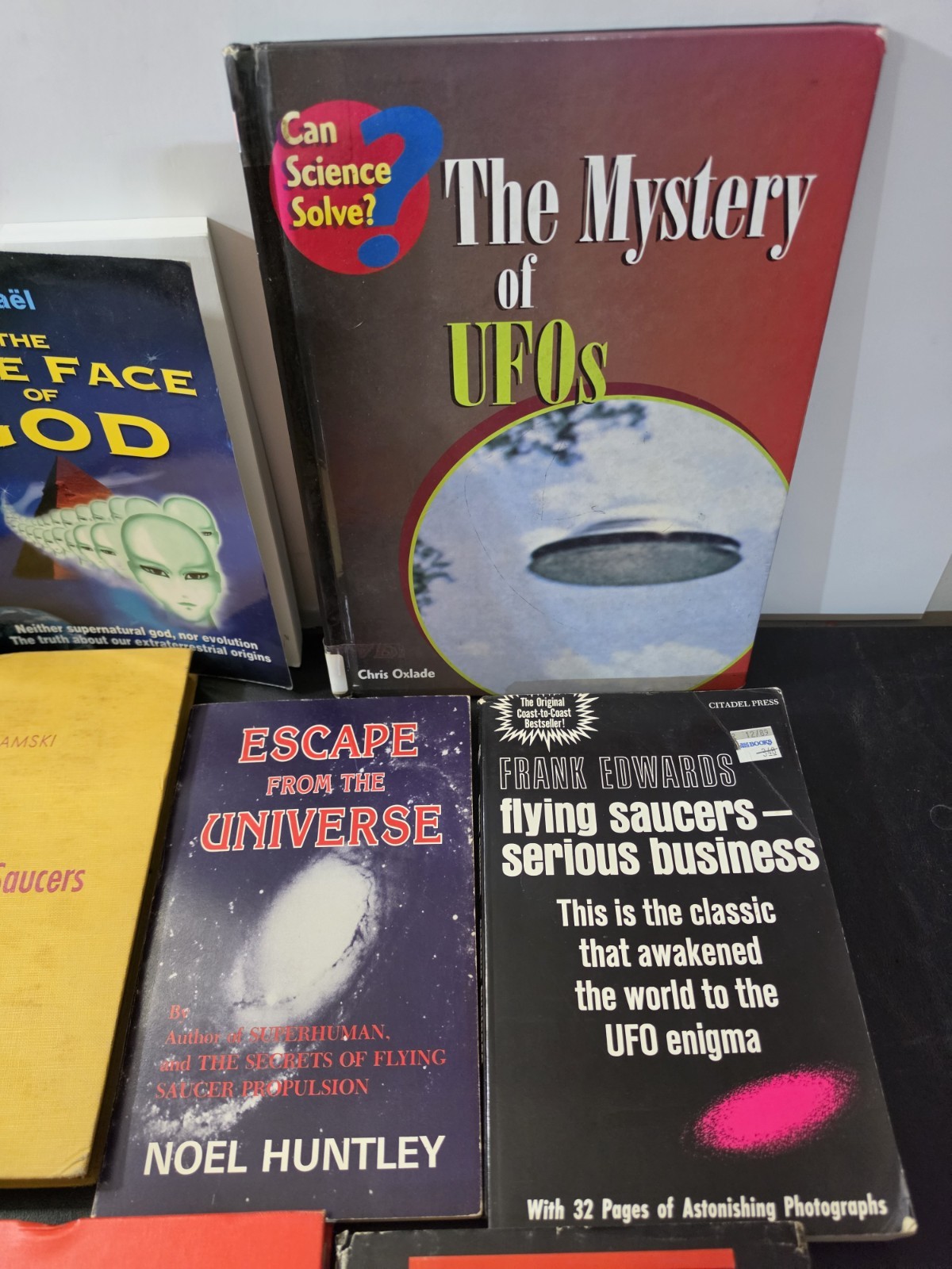 Excellent Lot Of TEN HTF To Very Rare Books On Extraterrestrials / Aliens / UFOs