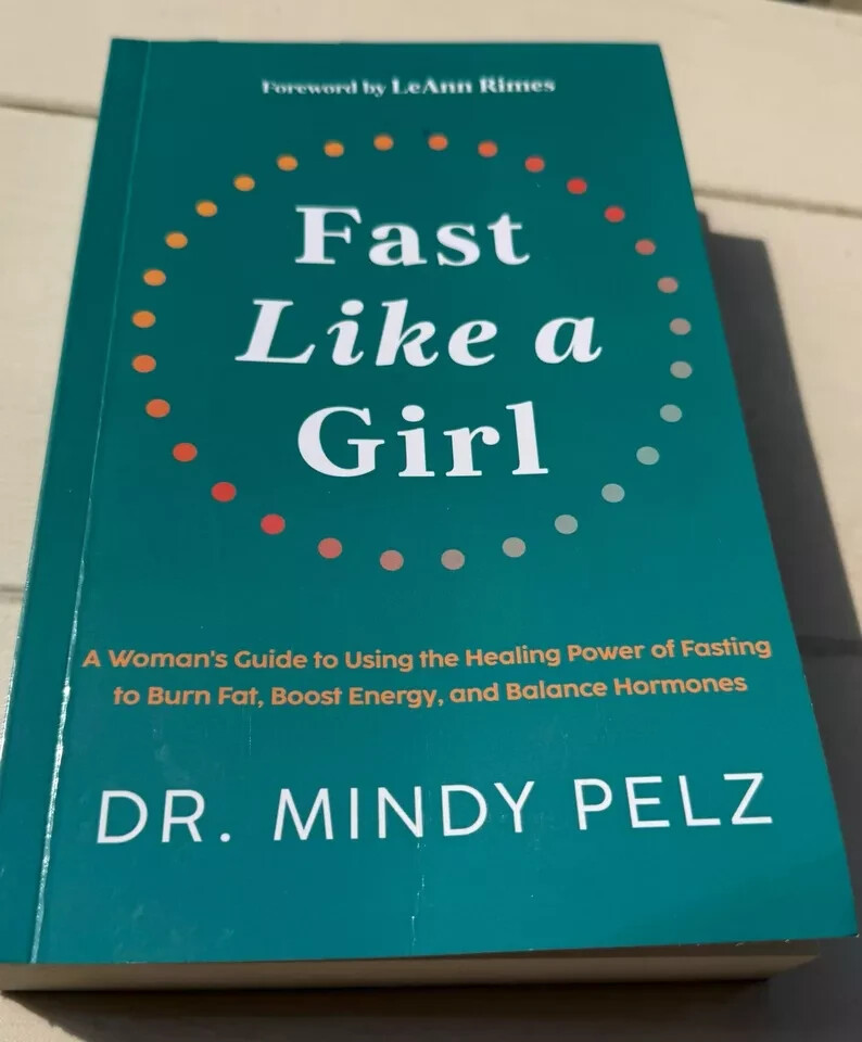 Fast Like a Girl By Dr. Mindy Pelz English and Paperback Free Shipping