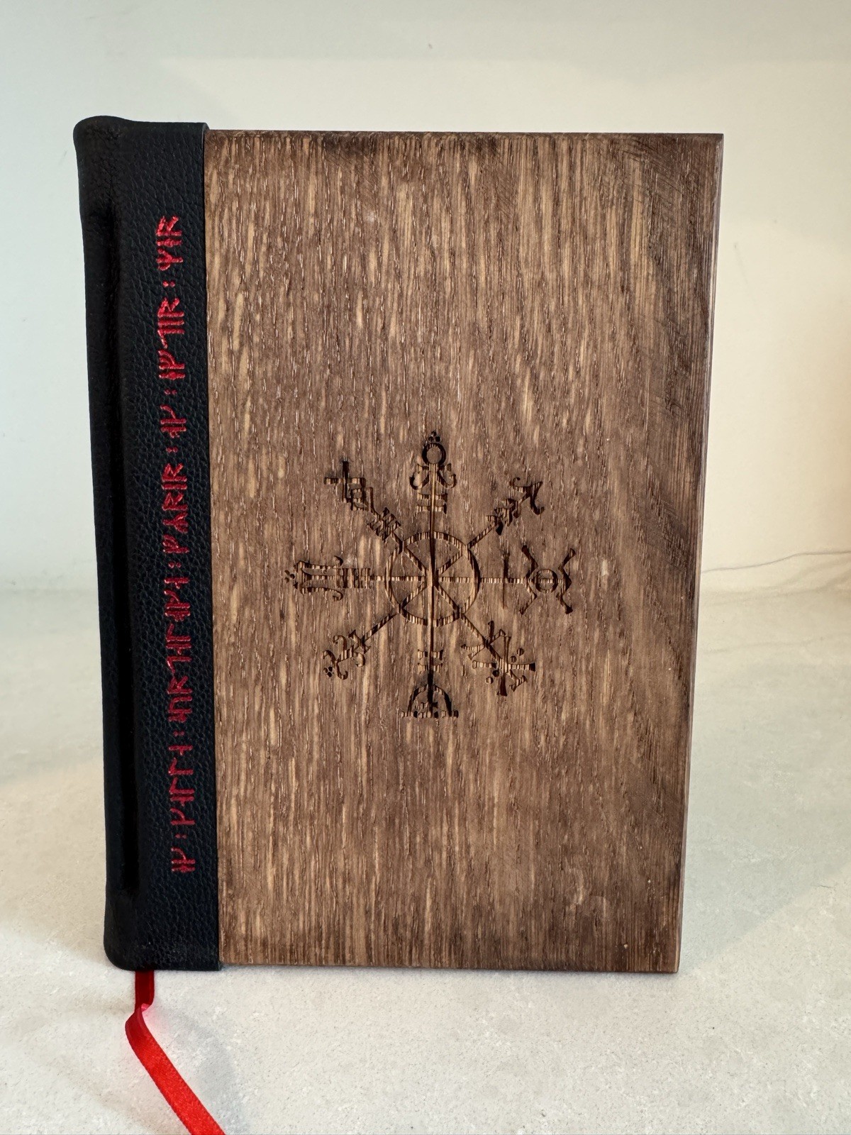 Ginnrúnbók Ljóssál Loðursson — Limited Deluxe Edition #75/81 Ash Wood Cover