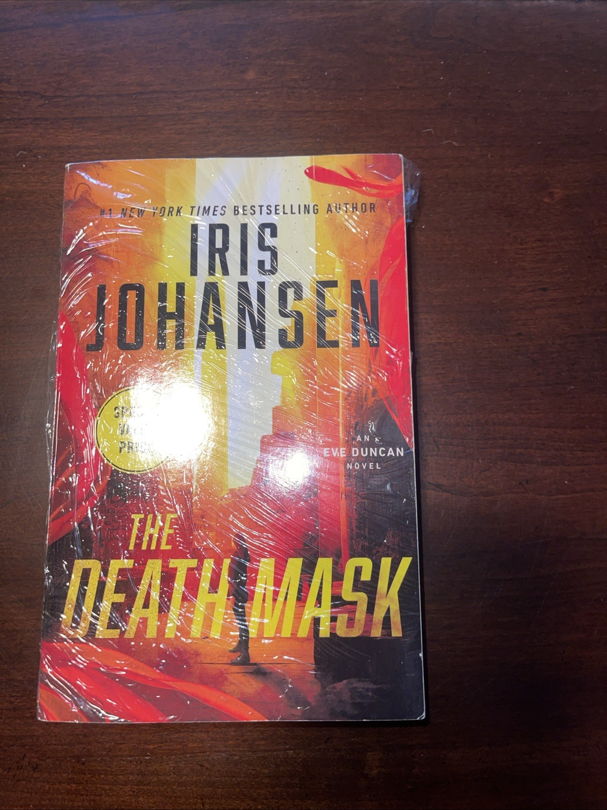 The Death Mask by Iris Johansen (Paperback, 2026) * VG