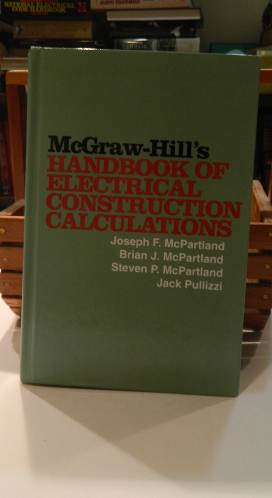 McGrawHills Handbook of Electrical Construction Calculations — Hardcover — GOOD