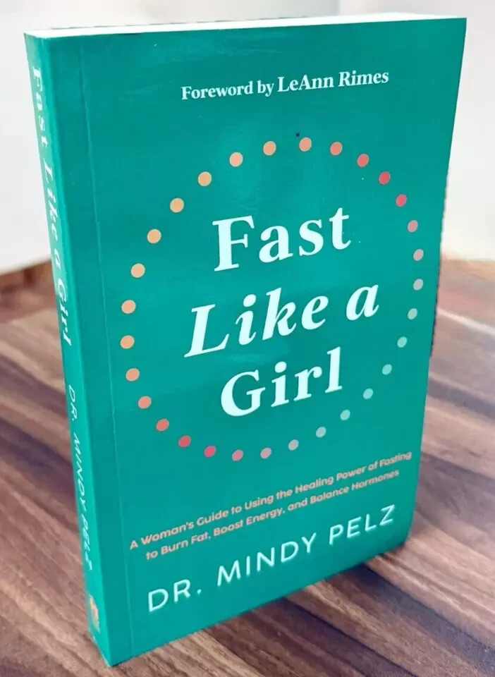 Fast Like a Girl By Dr. Mindy Pelz English and Paperback Free Shipping