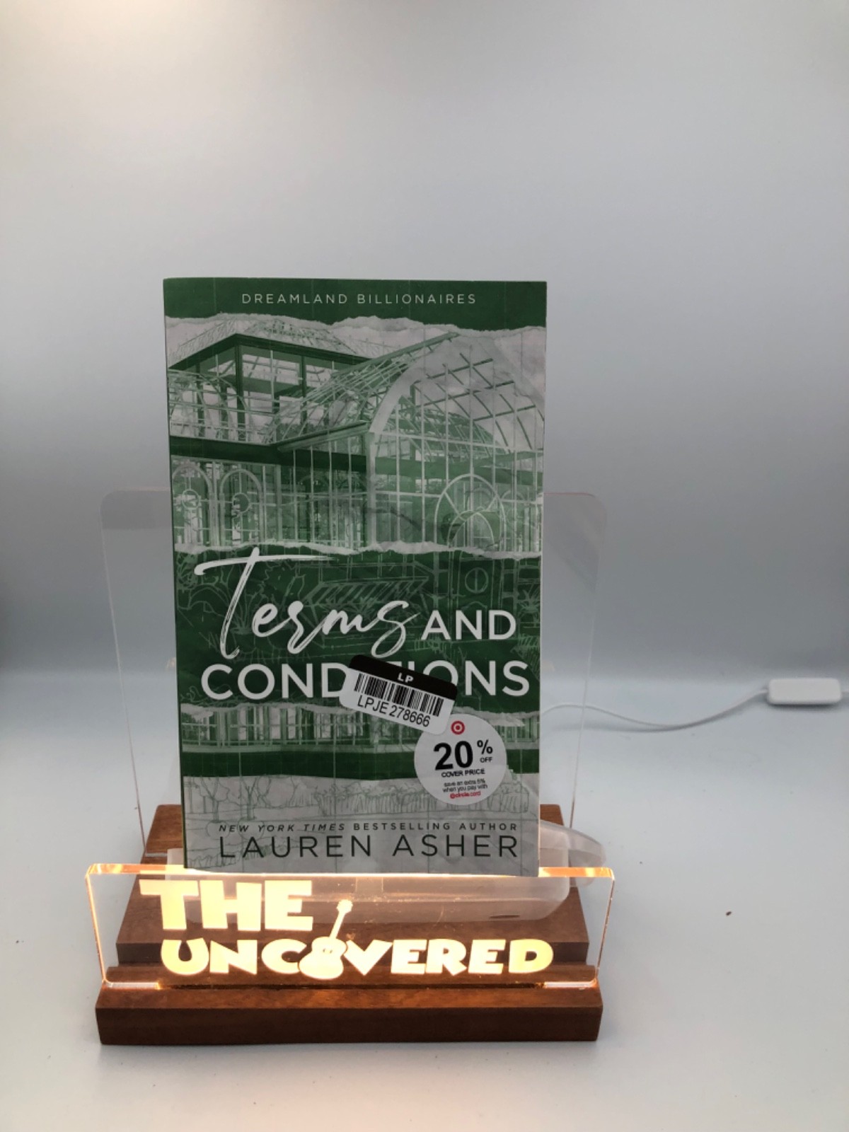 Dreamland Billionaires Ser.: Terms and Conditions by Lauren Asher. 0424