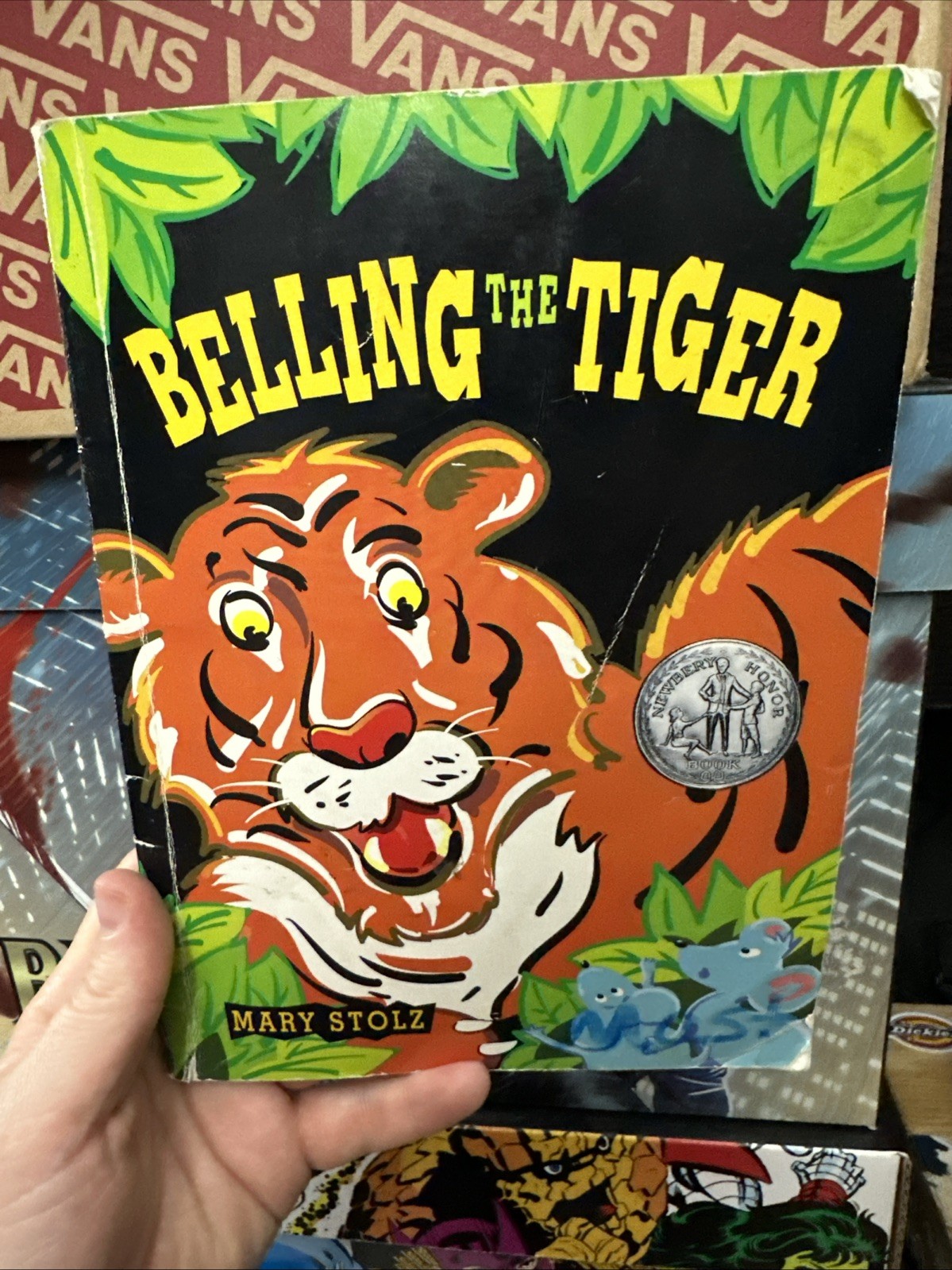 BELLING THE TIGER by Mary Stolz PB 1990 of interest 8-12 years old