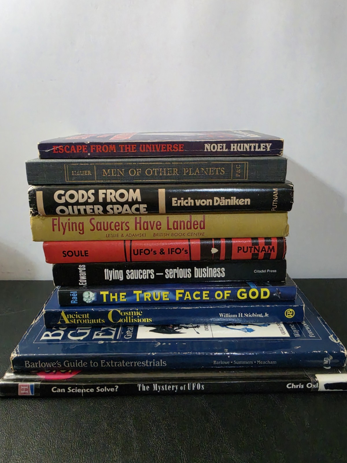 Excellent Lot Of TEN HTF To Very Rare Books On Extraterrestrials / Aliens / UFOs