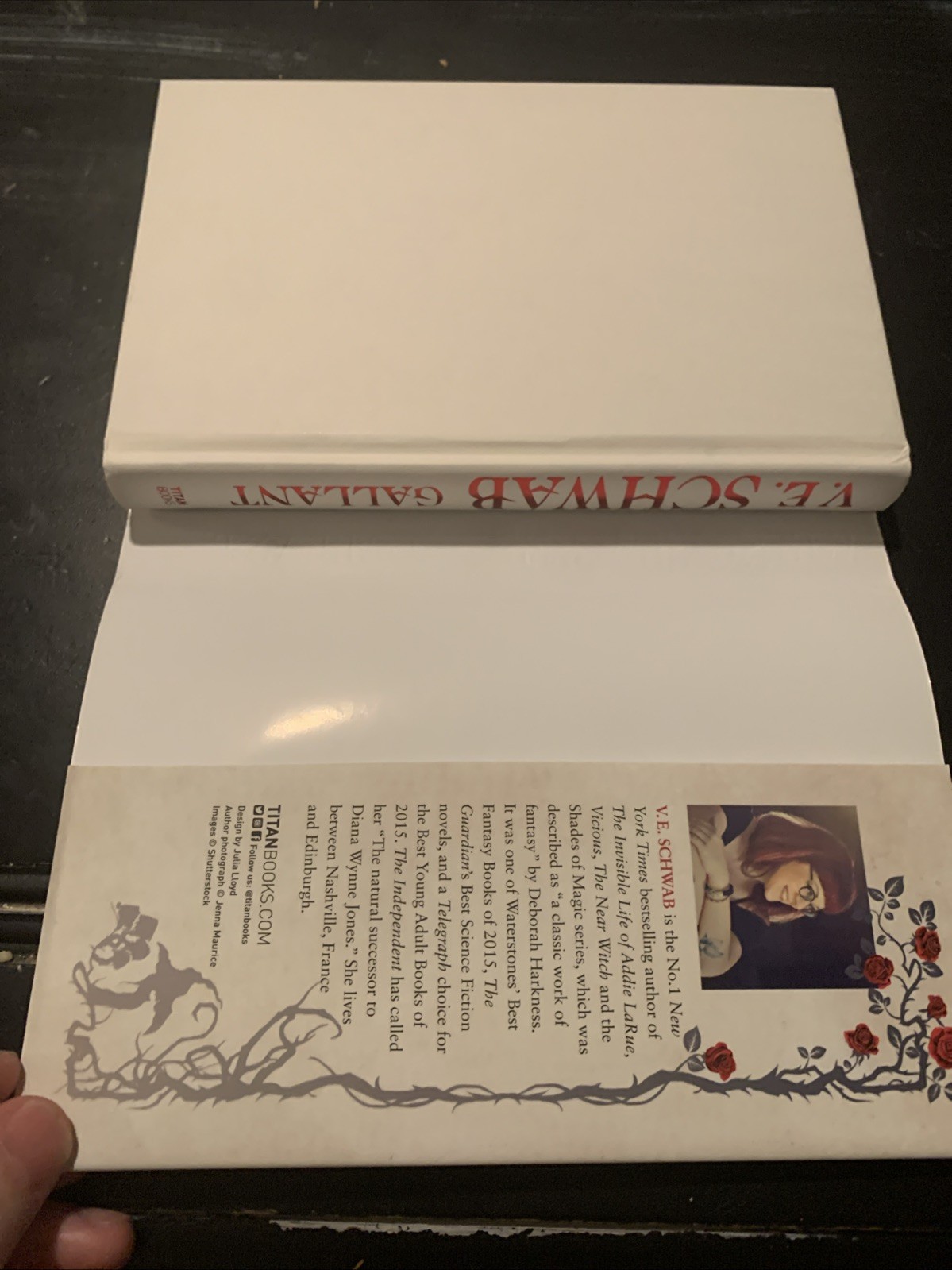 Waterstones Exclusive Gallant SIGNED STENCILED FOILED By VE Schwab 1st/1st Edit