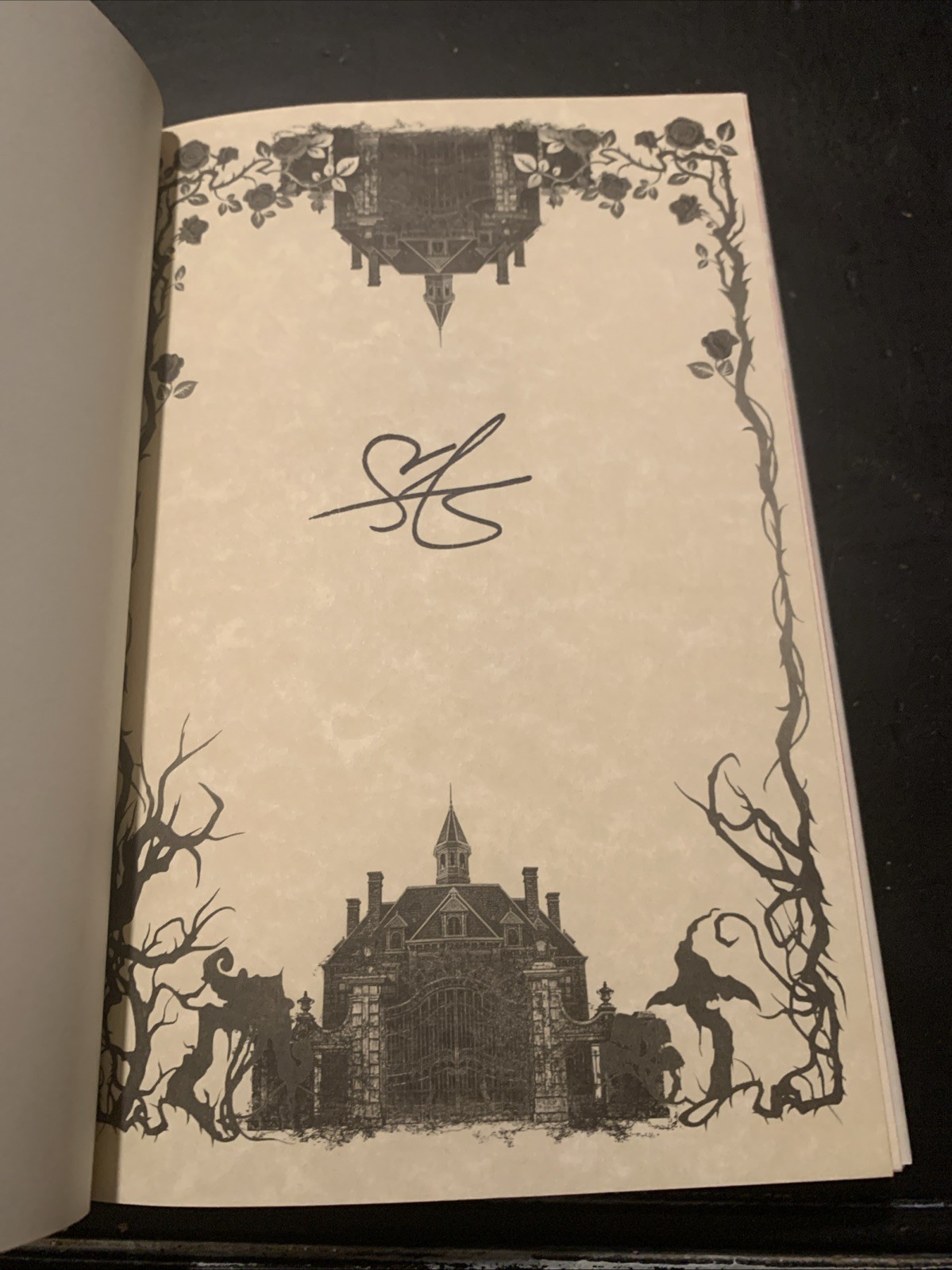 Waterstones Exclusive Gallant SIGNED STENCILED FOILED By VE Schwab 1st/1st Edit