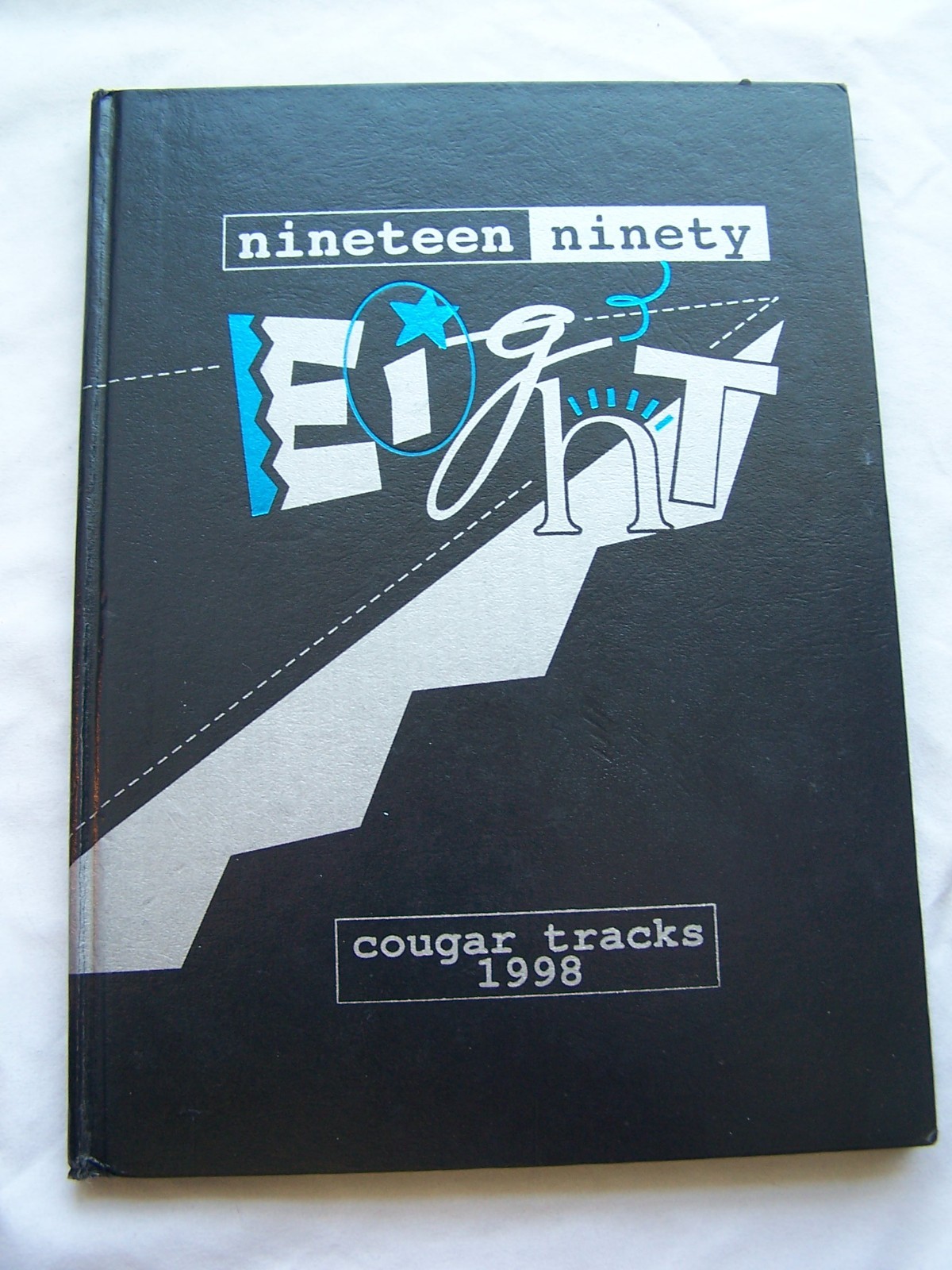 1998 CHINO VALLEY HIGH SCHOOL YEARBOOK CHINO VALLEY, ARIZONA COUGAR TRACKS