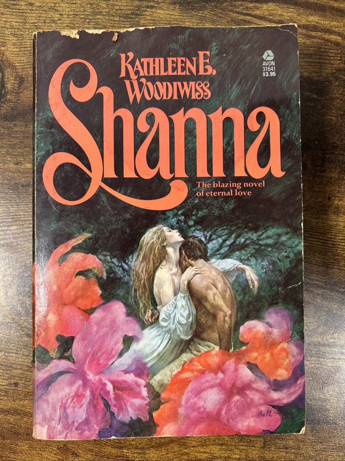 Shanna by Kathleen E. Woodiwiss 1977 Avon Books Vintage Mass Market Paperback