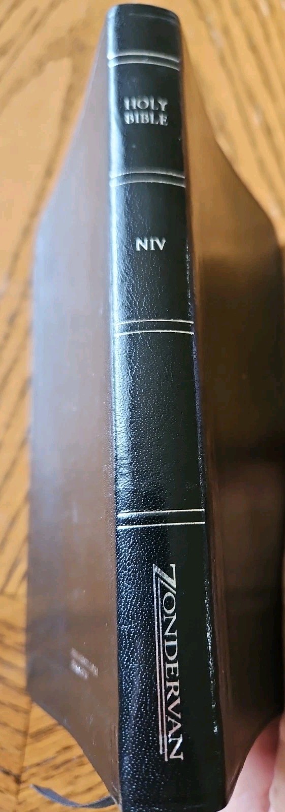 Holy BIBLE NIV Thinline Black Bonded Leather Zondervan 2002