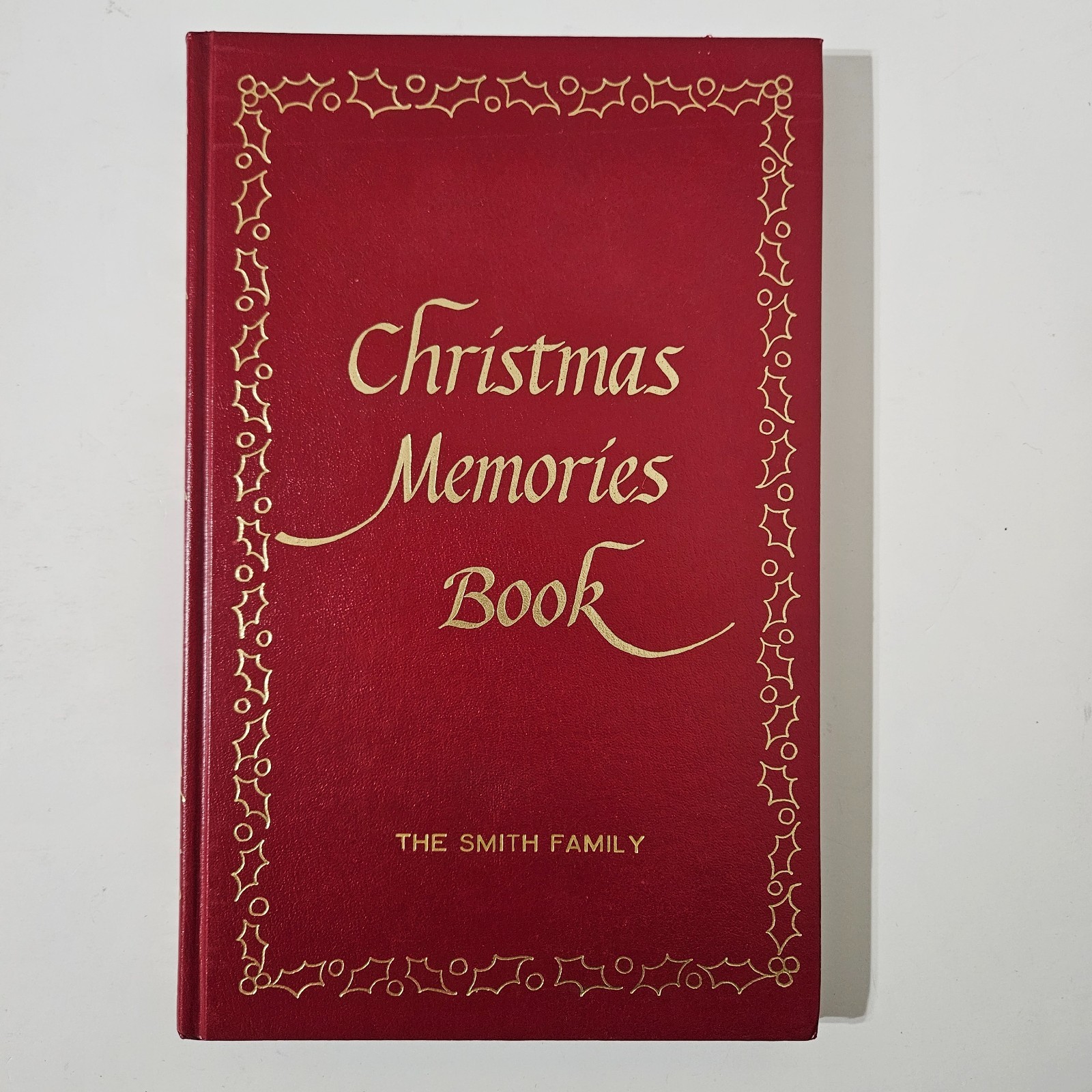 Christmas Memories Book, Personalized «Smith Family» Hardcover Gold Inscribed