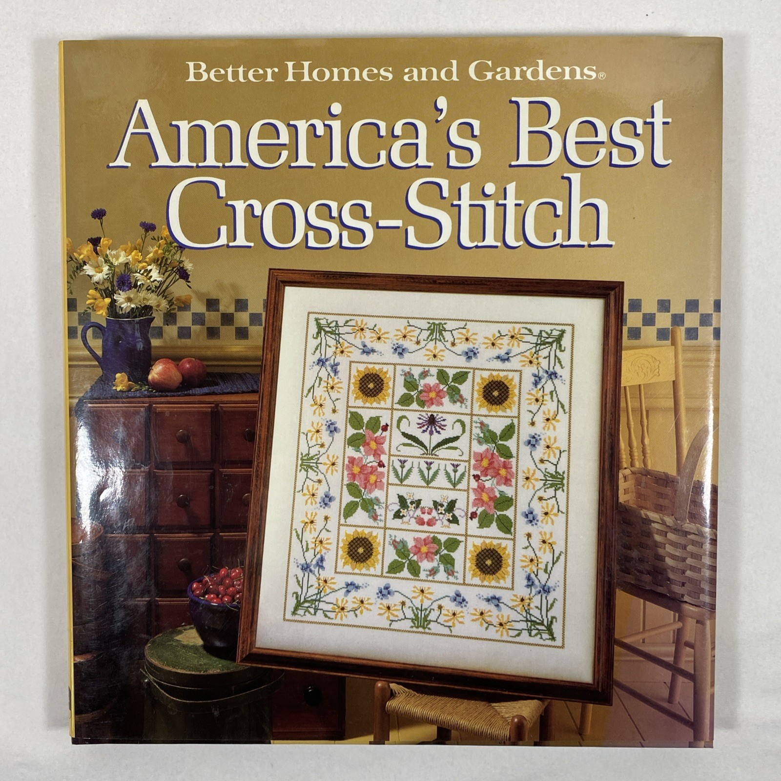 Better Homes and Gardens «America’s Best Cross-Stitch» Pattern Book HC 192 Pages