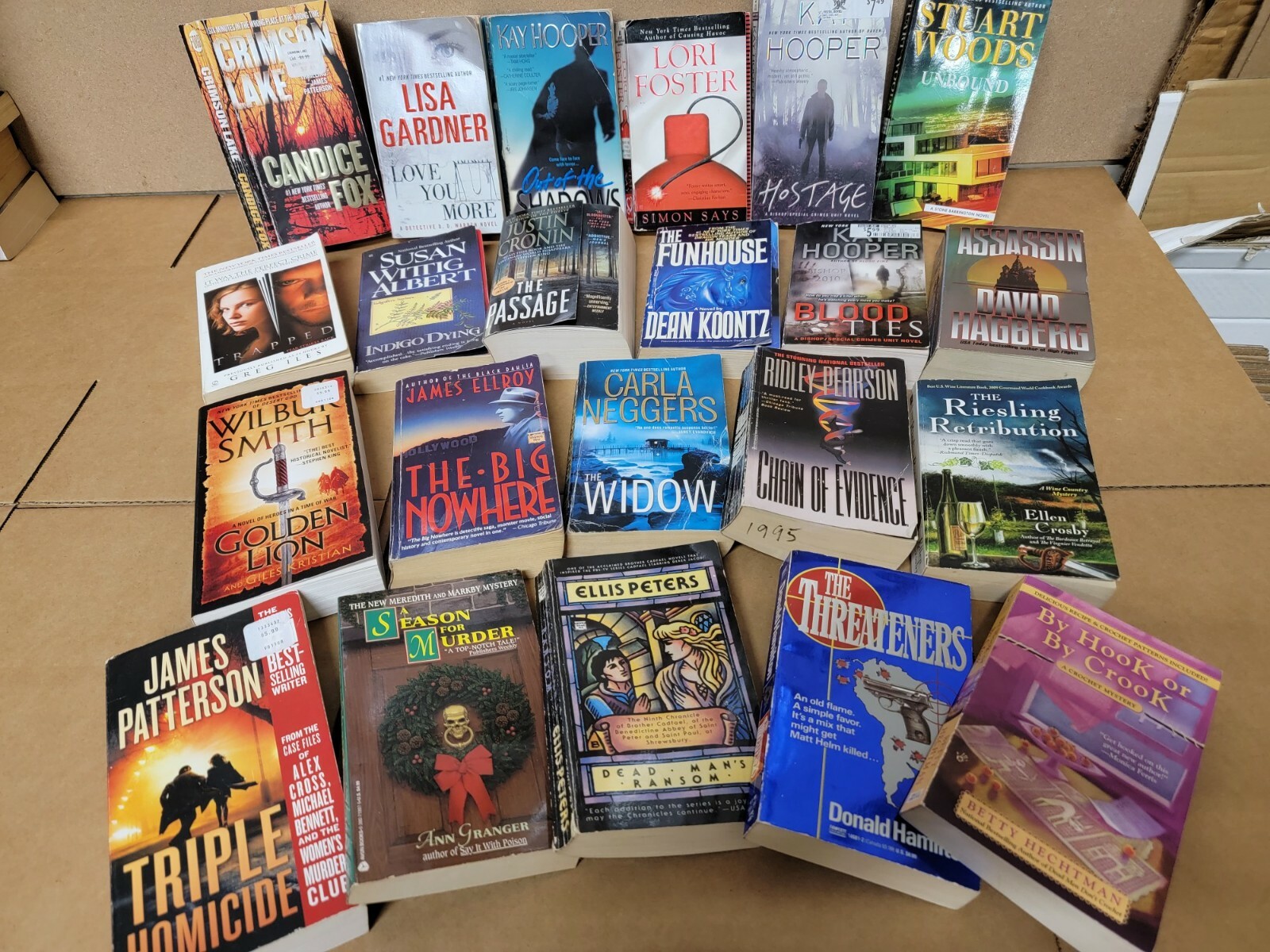 Lot of 20 Mystery Thriller Fiction Paperbacks Popular Author Books MIX UNSORTED