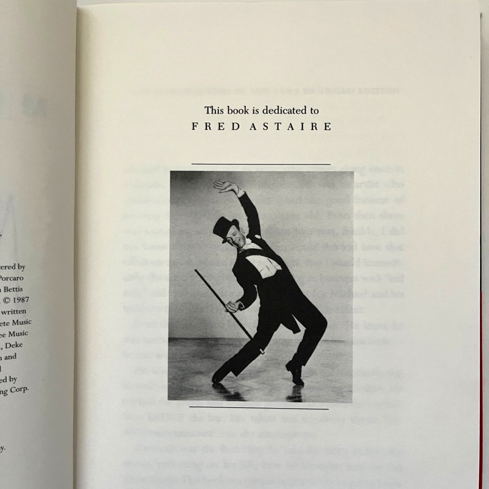 Michael Jackson Moonwalk First Revised Edition Book HIs Life — Hardcover 2009