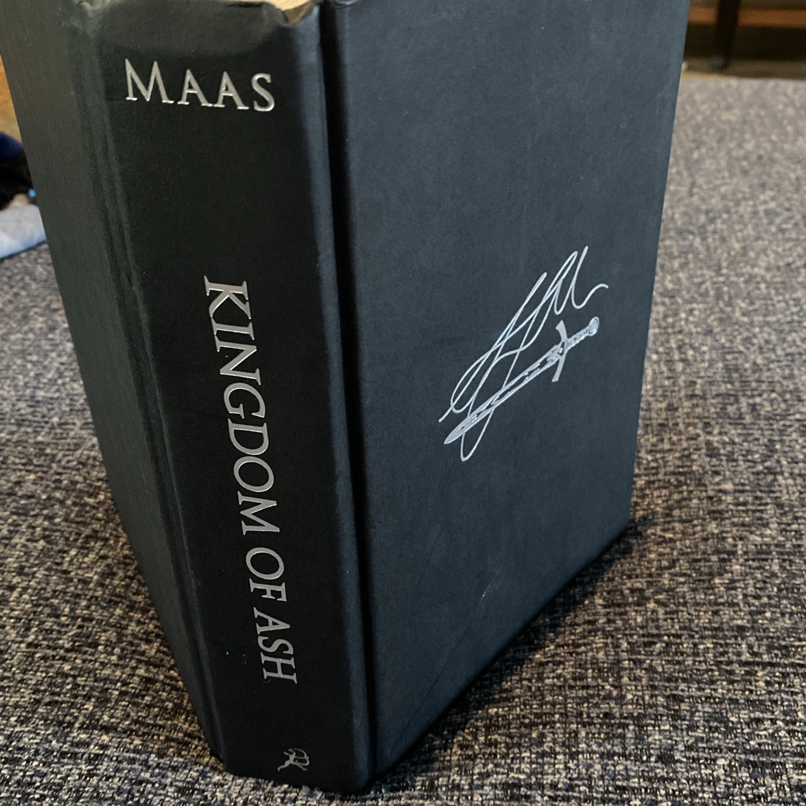 KINGDOM of ASH Hardcover by Sarah J. Maas Throne of Glass Novel #7 2018