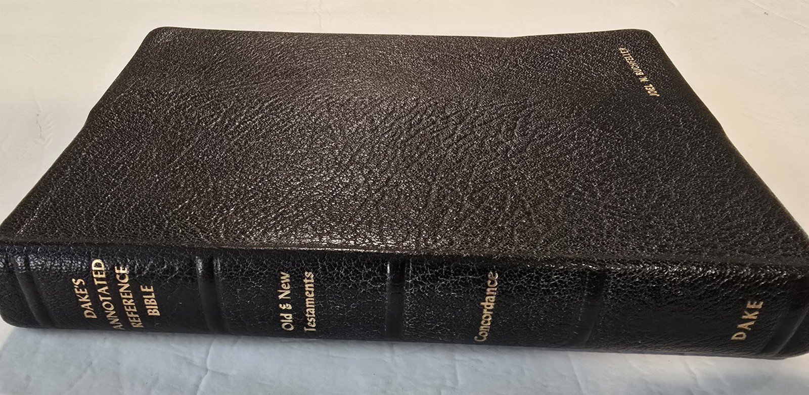 DAKE’S ANNOTATED REFERENCE BIBLE KJV With Concordance Black Leather Small Print