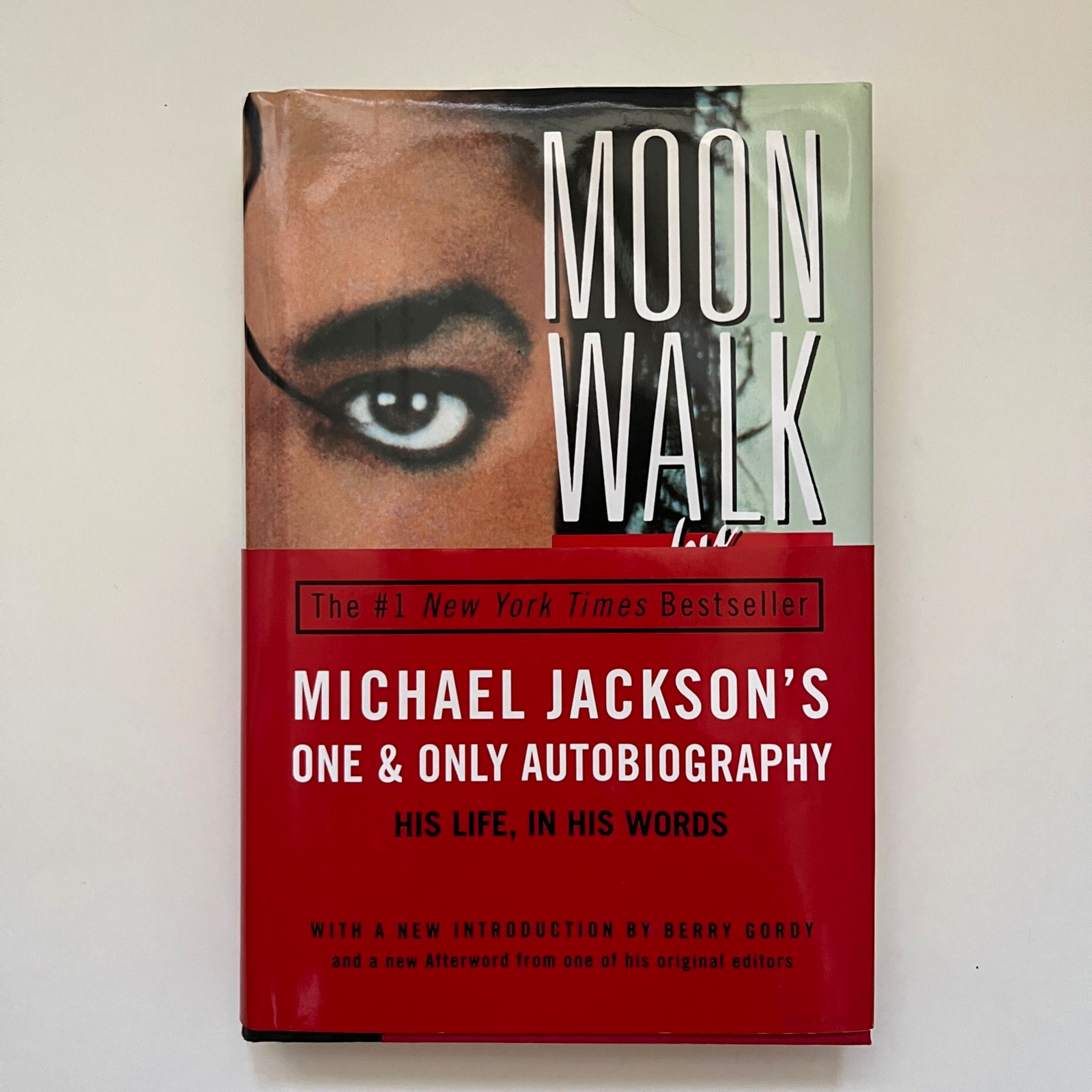 Michael Jackson Moonwalk First Revised Edition Book HIs Life — Hardcover 2009