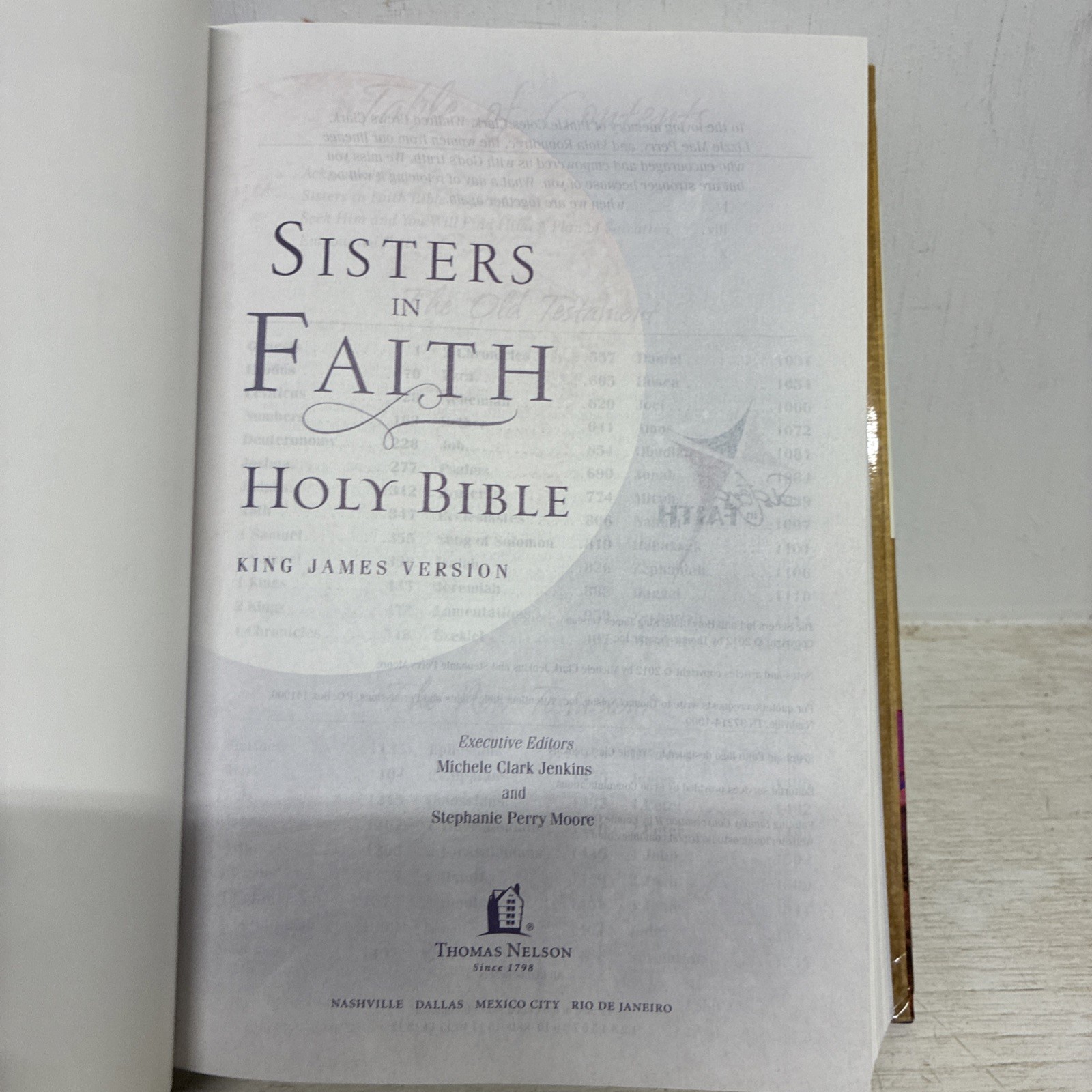 SISTERS IN FAITH HOLY BIBLE: KING JAMES VERSION By Clark Michele Jenkins VG