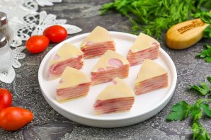 Канапе с сыром и ветчиной Канапе с сыром и ветчиной