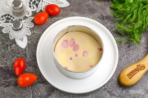Канапе с сыром и ветчиной Канапе с сыром и ветчиной