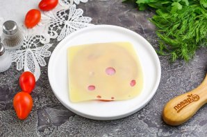 Канапе с сыром и ветчиной Канапе с сыром и ветчиной