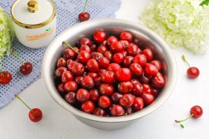 Вишня в собственном соку для тортов